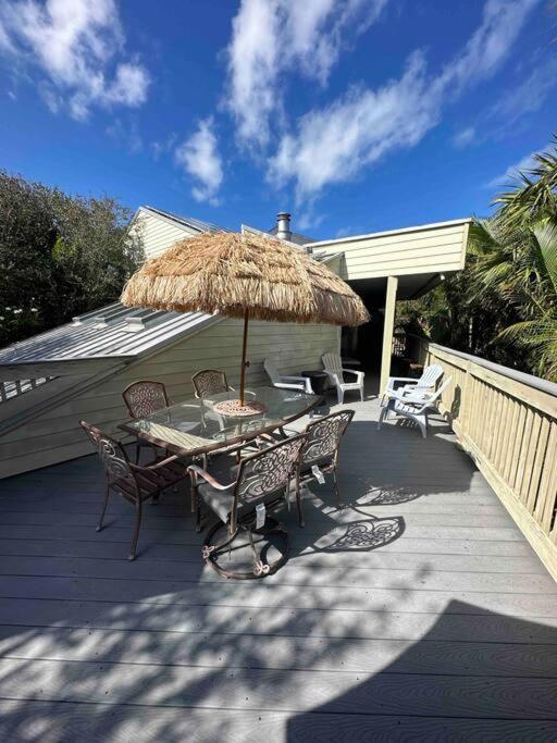 Beach Paradise Getaway - 200Ft From Beach! セバスチャン エクステリア 写真