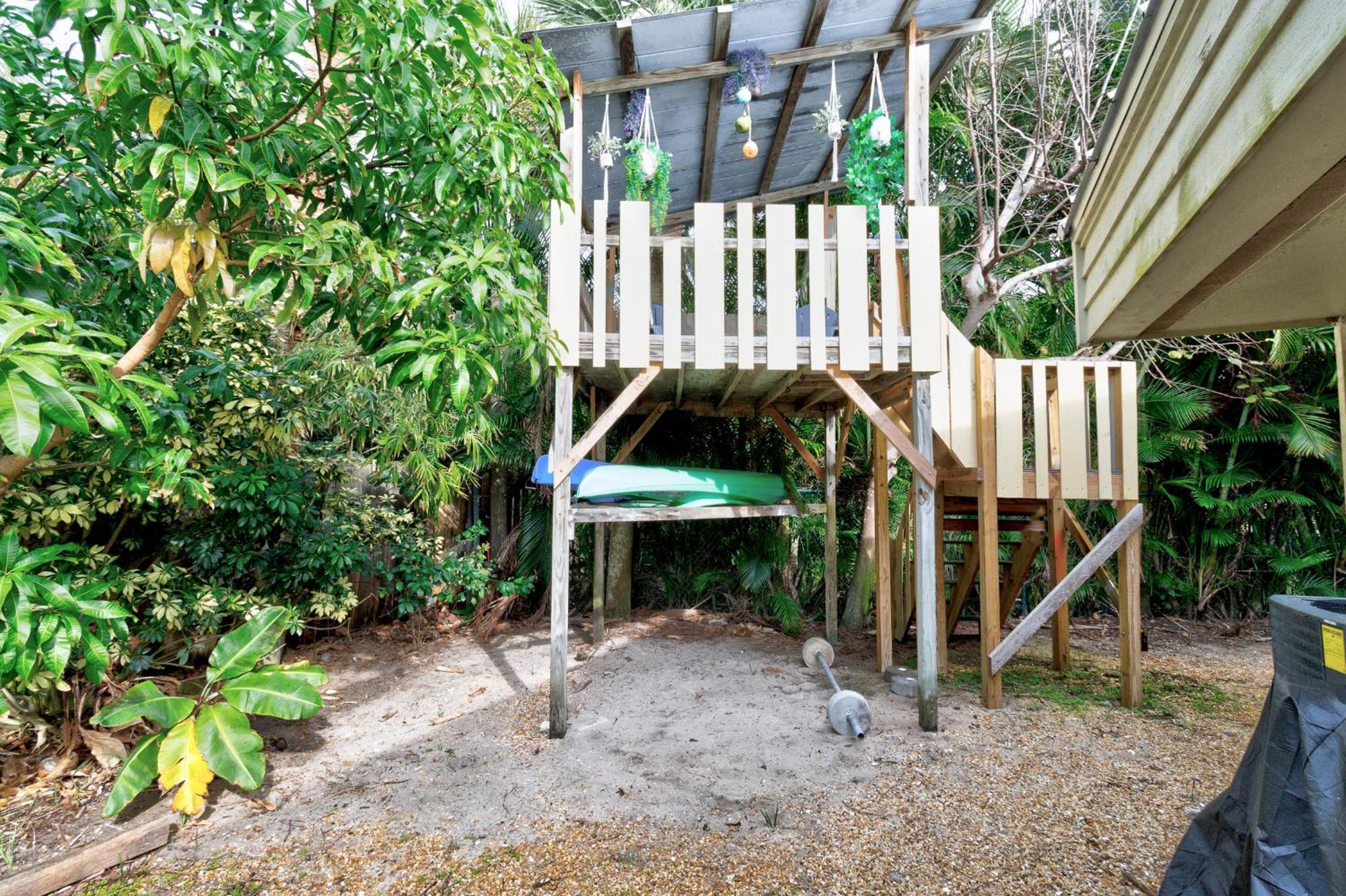 Beach Paradise Getaway - 200Ft From Beach! セバスチャン エクステリア 写真